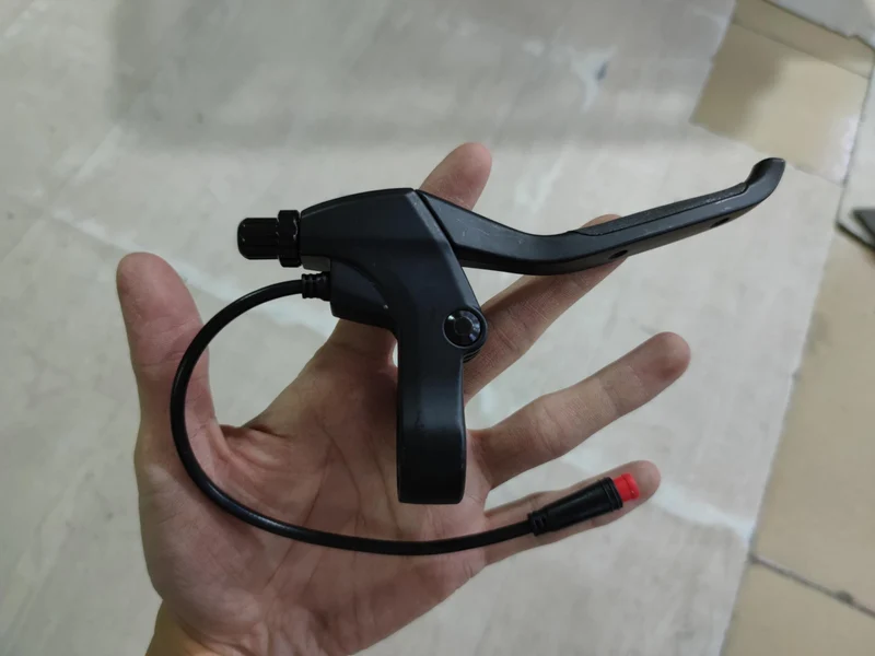 Poignée de frein droite pour trottinette iX4/T4