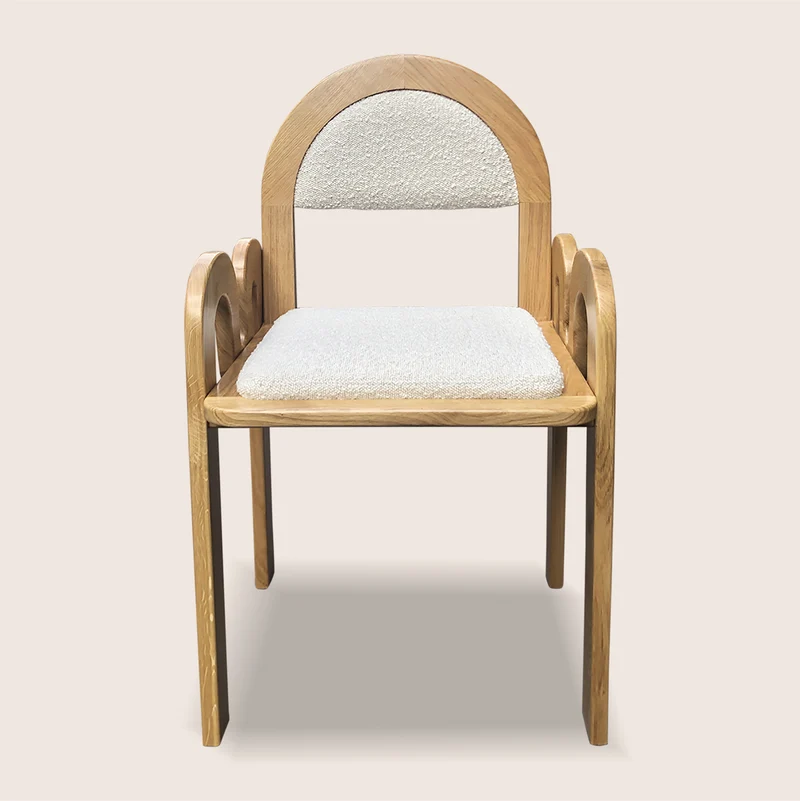 CHAISE M