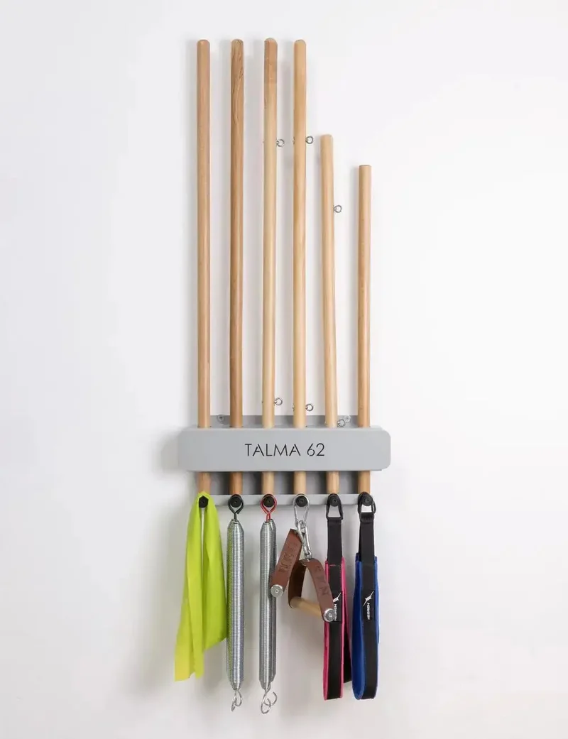 Hegren Stick Stand - Wandhalterung für Pilates