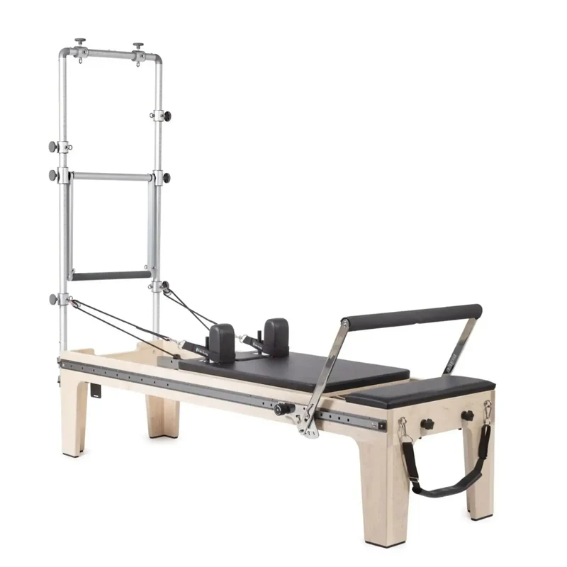 Elina Pilates Master Instructor Physio Reformer mit Tower